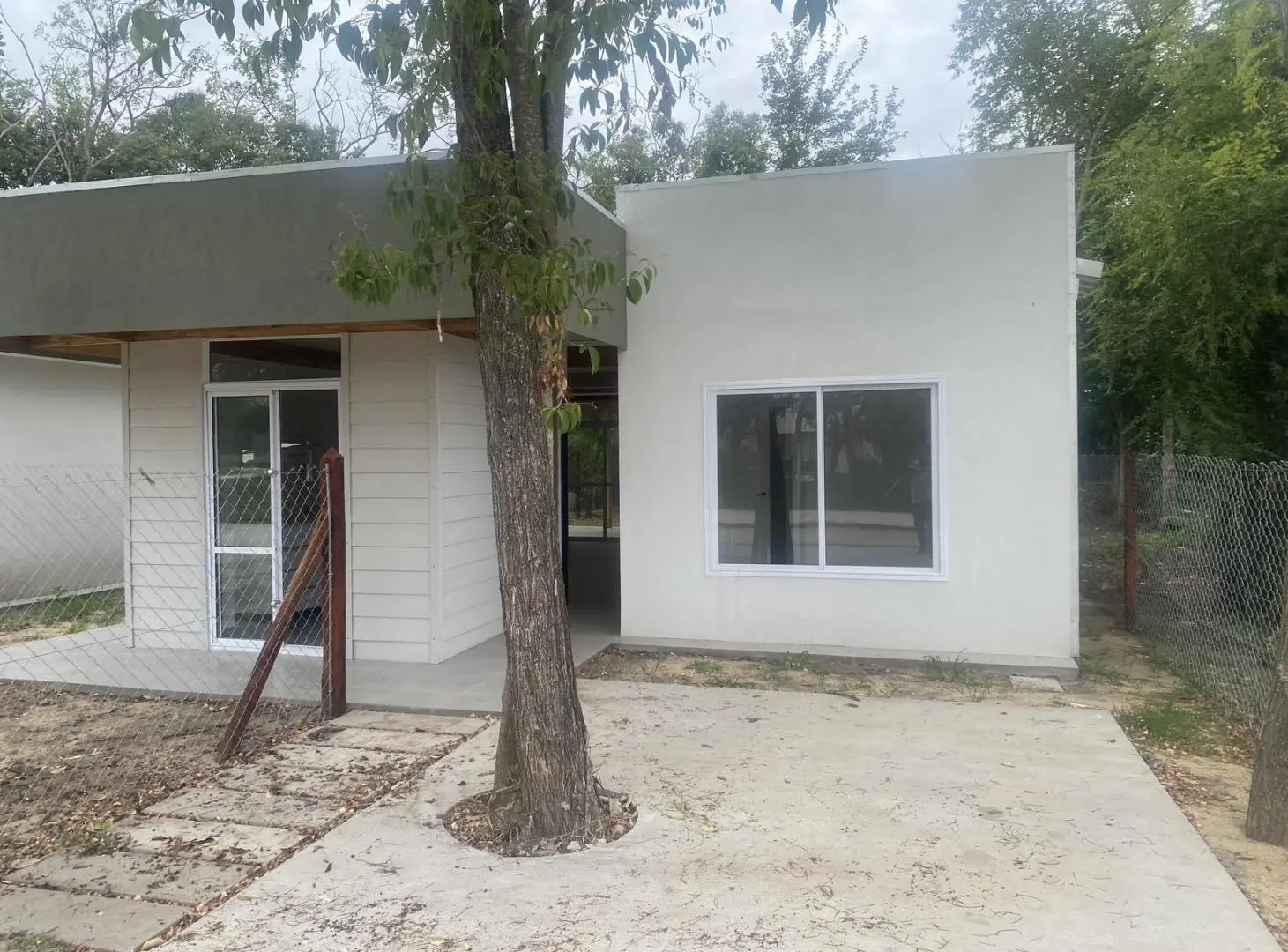Casa a estrenar 2 dormi en barrio cerrado Garden sobre ruta 36 altura Arturo Segui 4