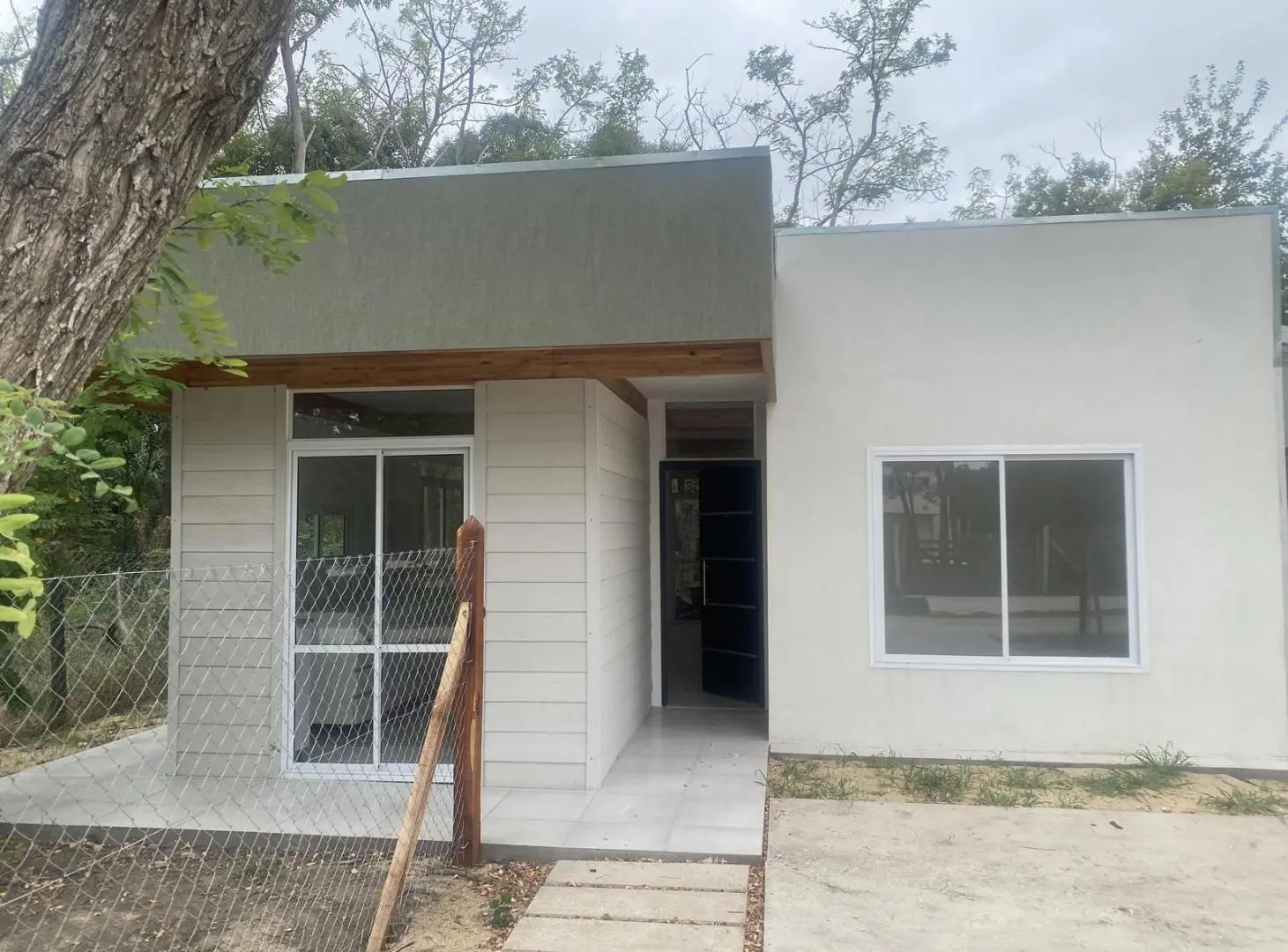 Casa a estrenar 2 dormi en barrio cerrado Garden sobre ruta 36 altura Arturo Segui 4