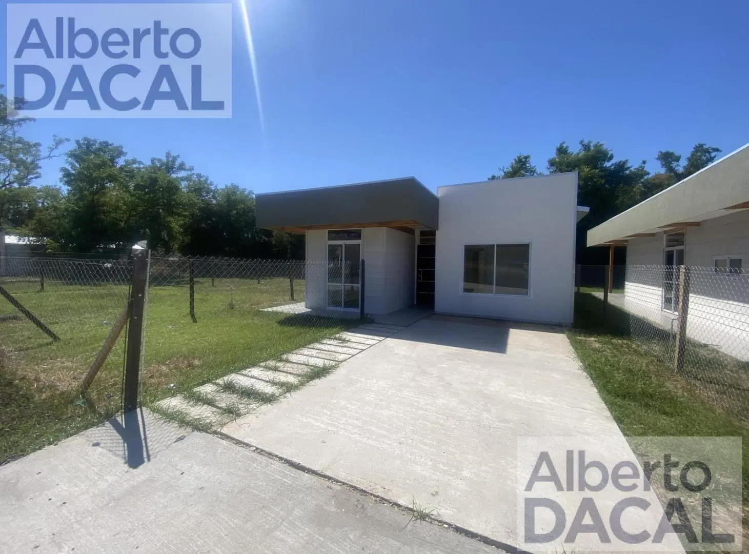 Casa a estrenar en barrio cerrado Garden sobre ruta 36 altura Arturo Segui 4