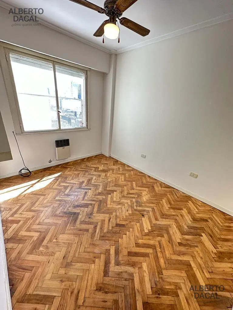 Departamento 51 Nº 664 entre 8 y 9 6to B 4