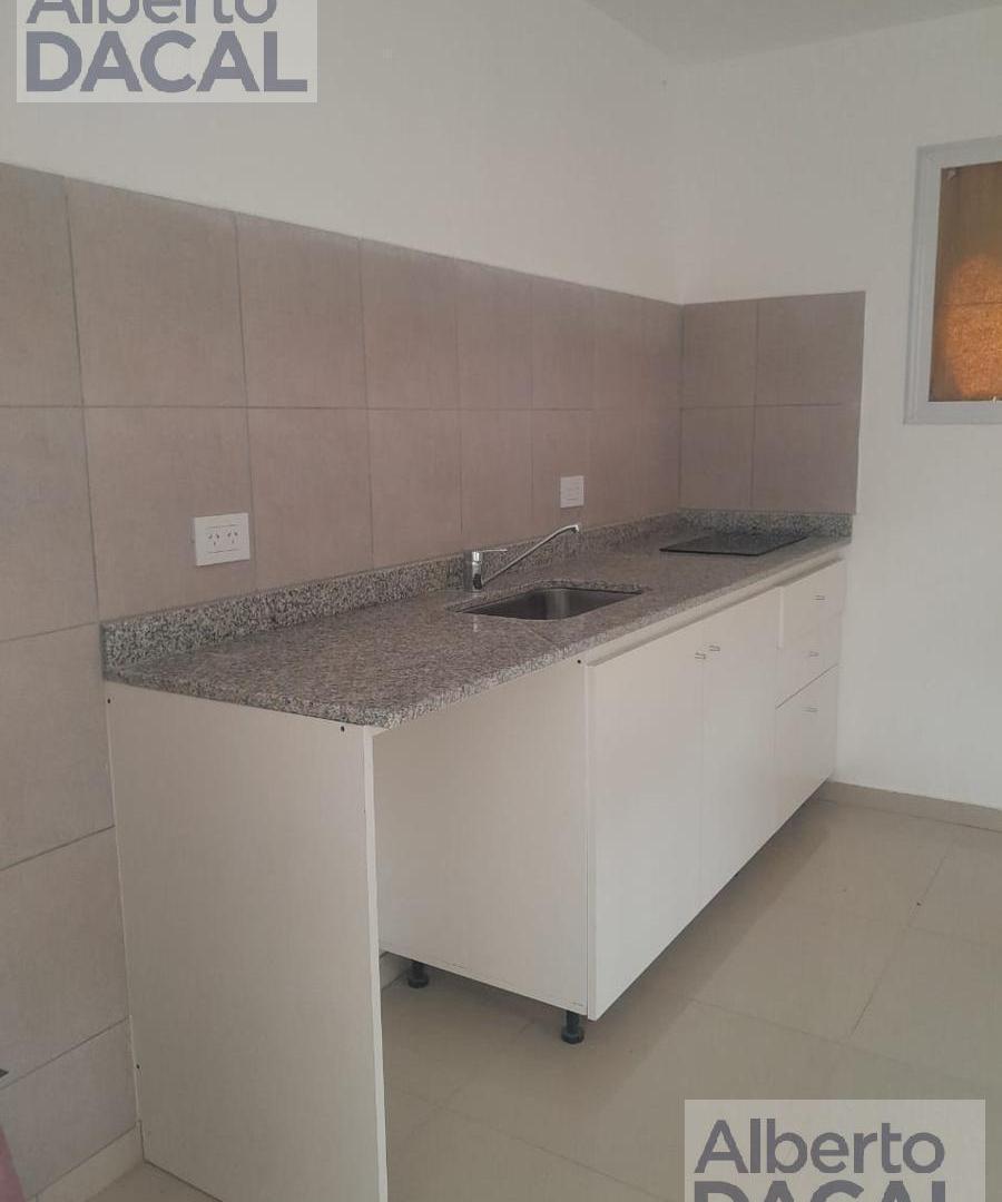 Foto de Muy buena casa totalmente reciclada a nueva en colectora acceso a la, imagen 1