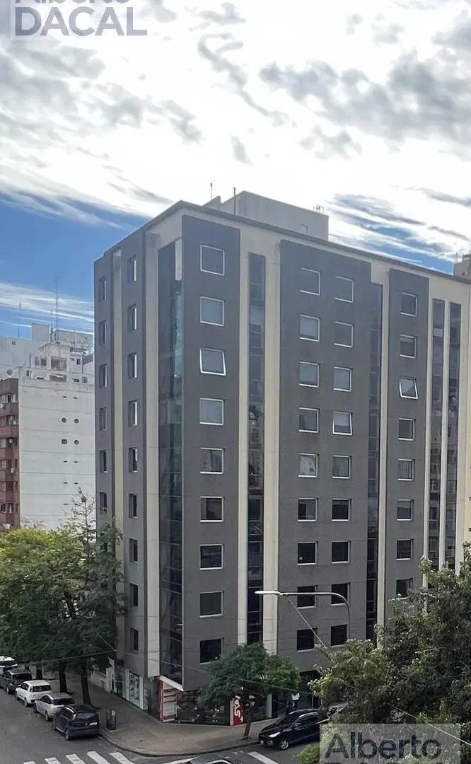 Oficina en calle 12 esq. 47 n°845 9A 1