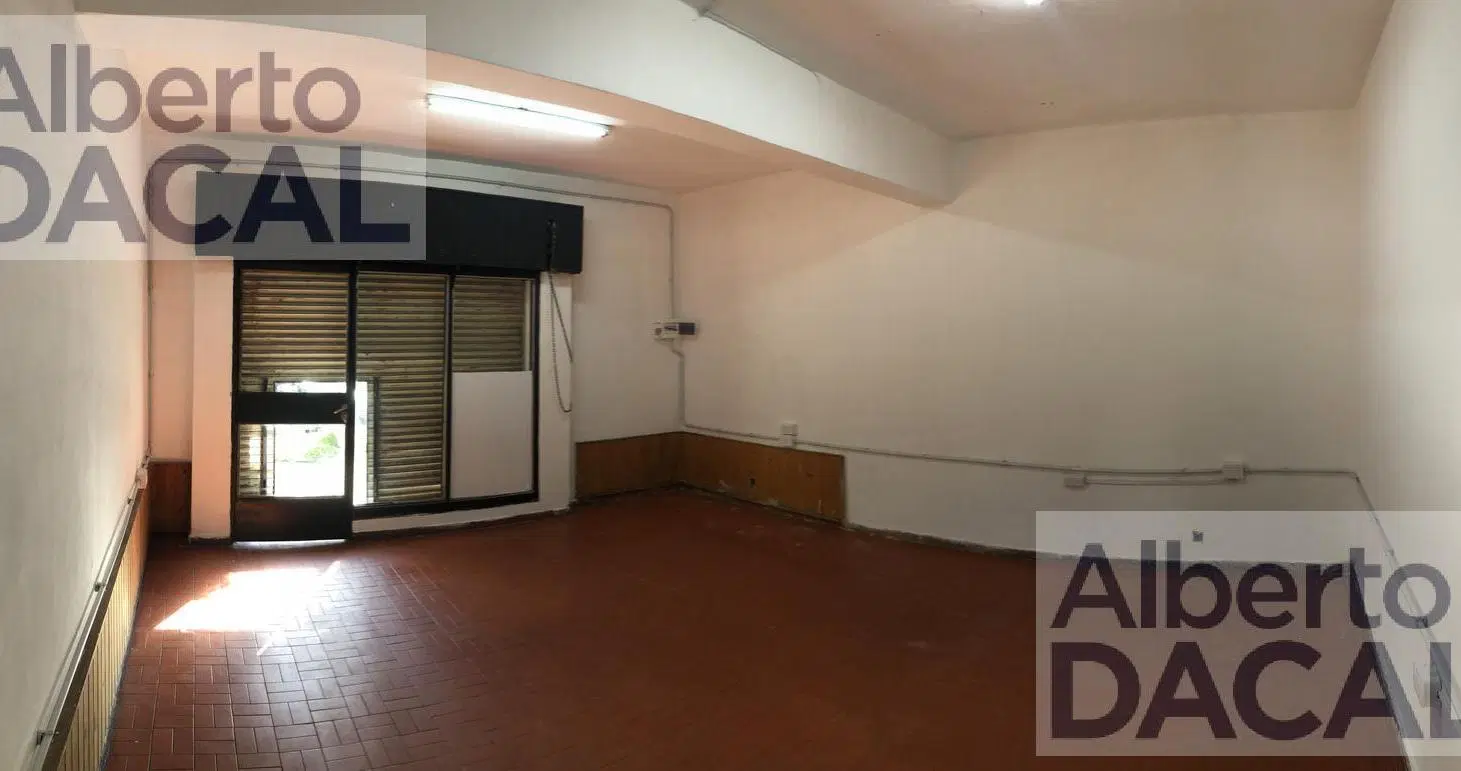 Local - Manuel B Gonnet 2