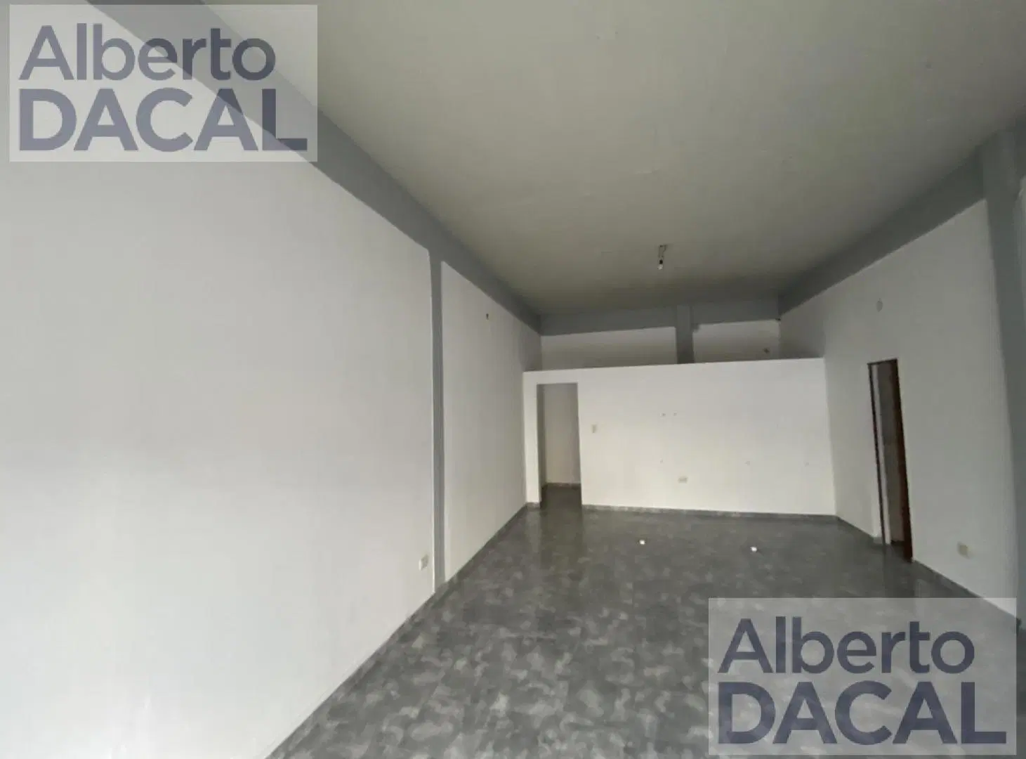 Local - Manuel B Gonnet 3