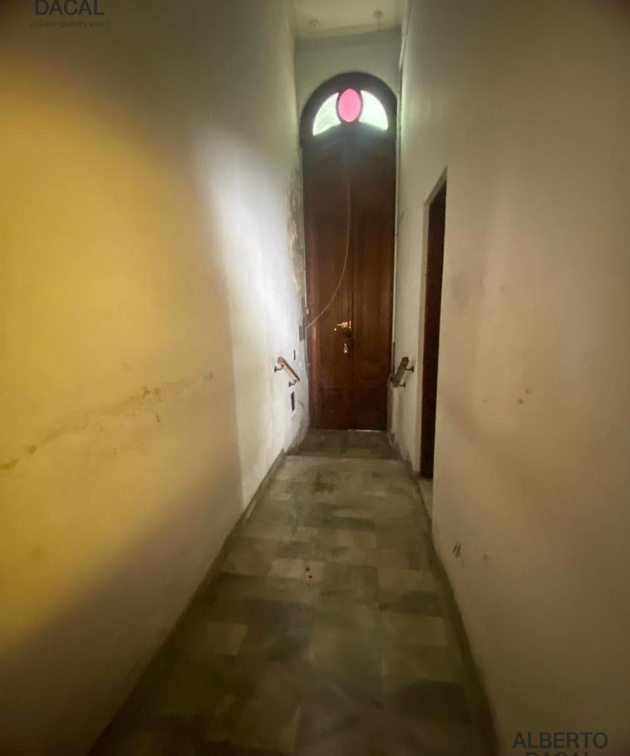 Foto de Casa con fines comerciales a refaccionar, imagen 2