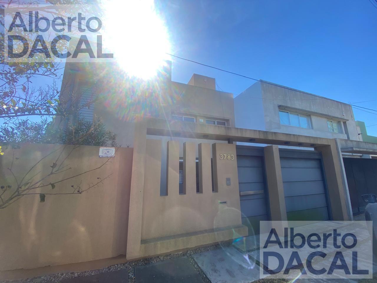 Foto de Casa -Venta - Manuel B Gonnet - 3 dormitorios apta banco, imagen 1