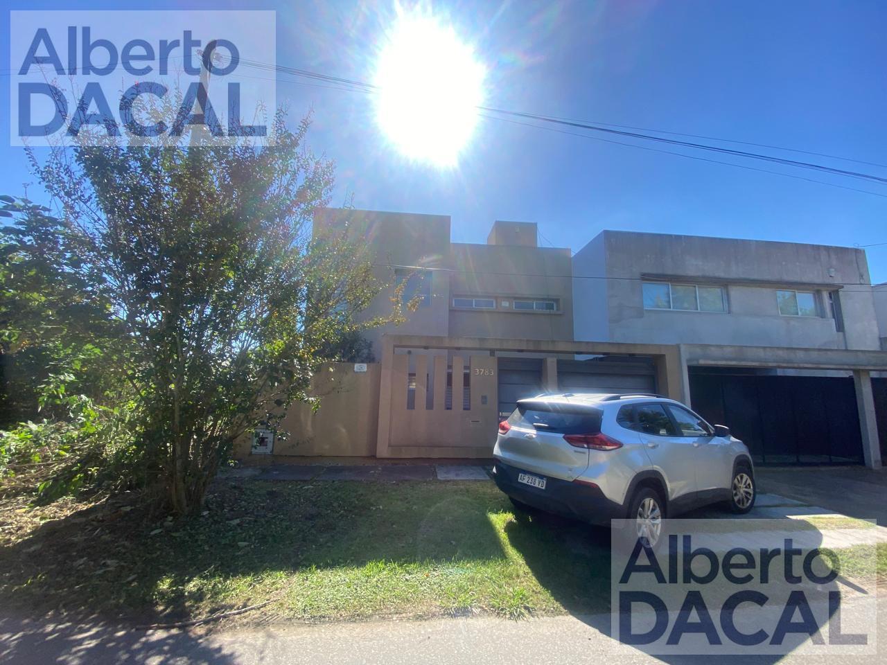 Foto de Casa -Venta - Manuel B Gonnet - 3 dormitorios apta banco, imagen 2