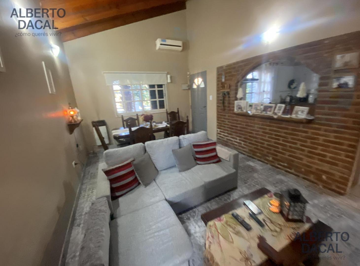 Foto de Casa de 3 dormi mas departamento 1 dormi en Villa Elisa, imagen 5