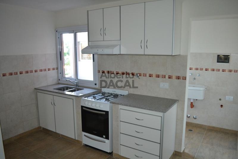 Foto de Departamento en Alquiler en 144/60 y 61 La Plata - Alberto Dacal, imagen 1