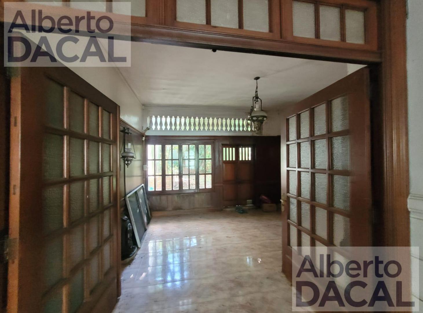 Foto de Casa de Categoría a mts del Teatro Argentino, imagen 3