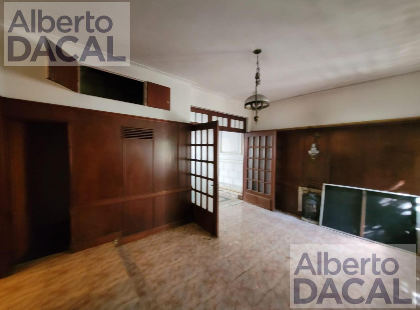 Foto de Casa de Categoría a mts del Teatro Argentino, imagen 2