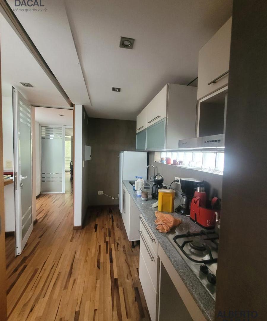 Foto de Departamento de 4 dormitorios con cochera cubierta, 3 baños, balcón, imagen 4