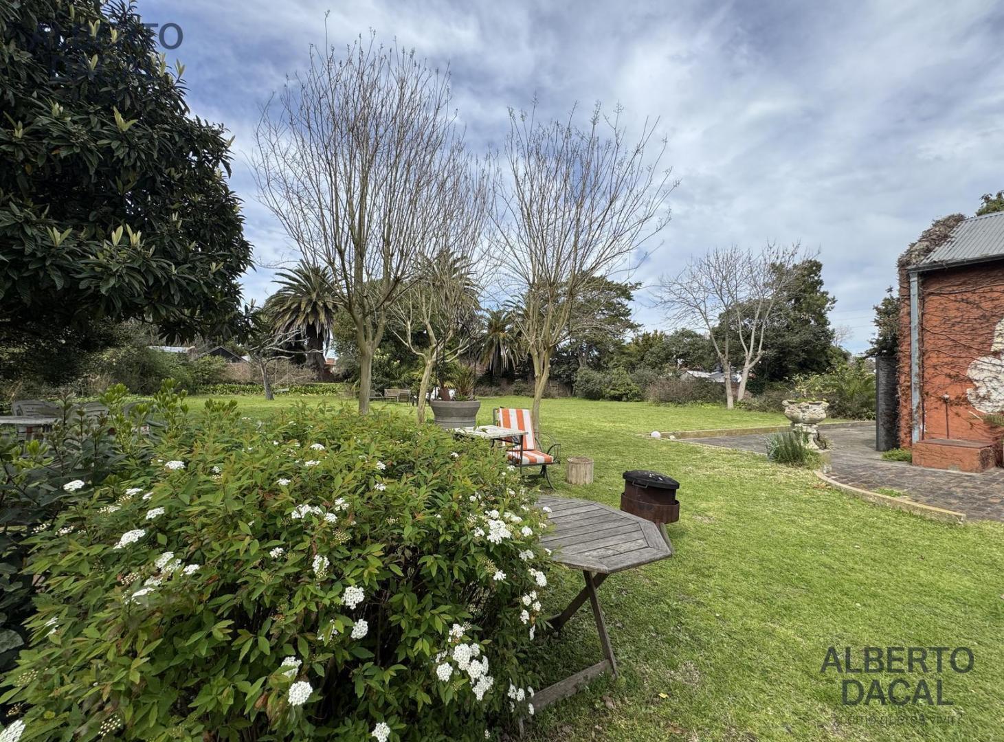 Foto de Importante propiedad en venta Villa Castells - Manuel B Gonnet Lote, imagen 4