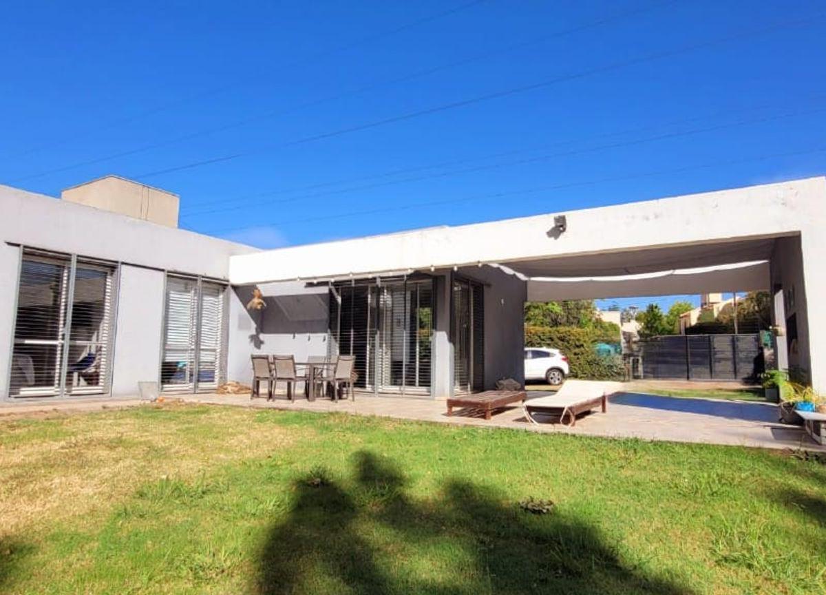 Venta Permuta Casa Huerto del Sol Chacras Mza 2