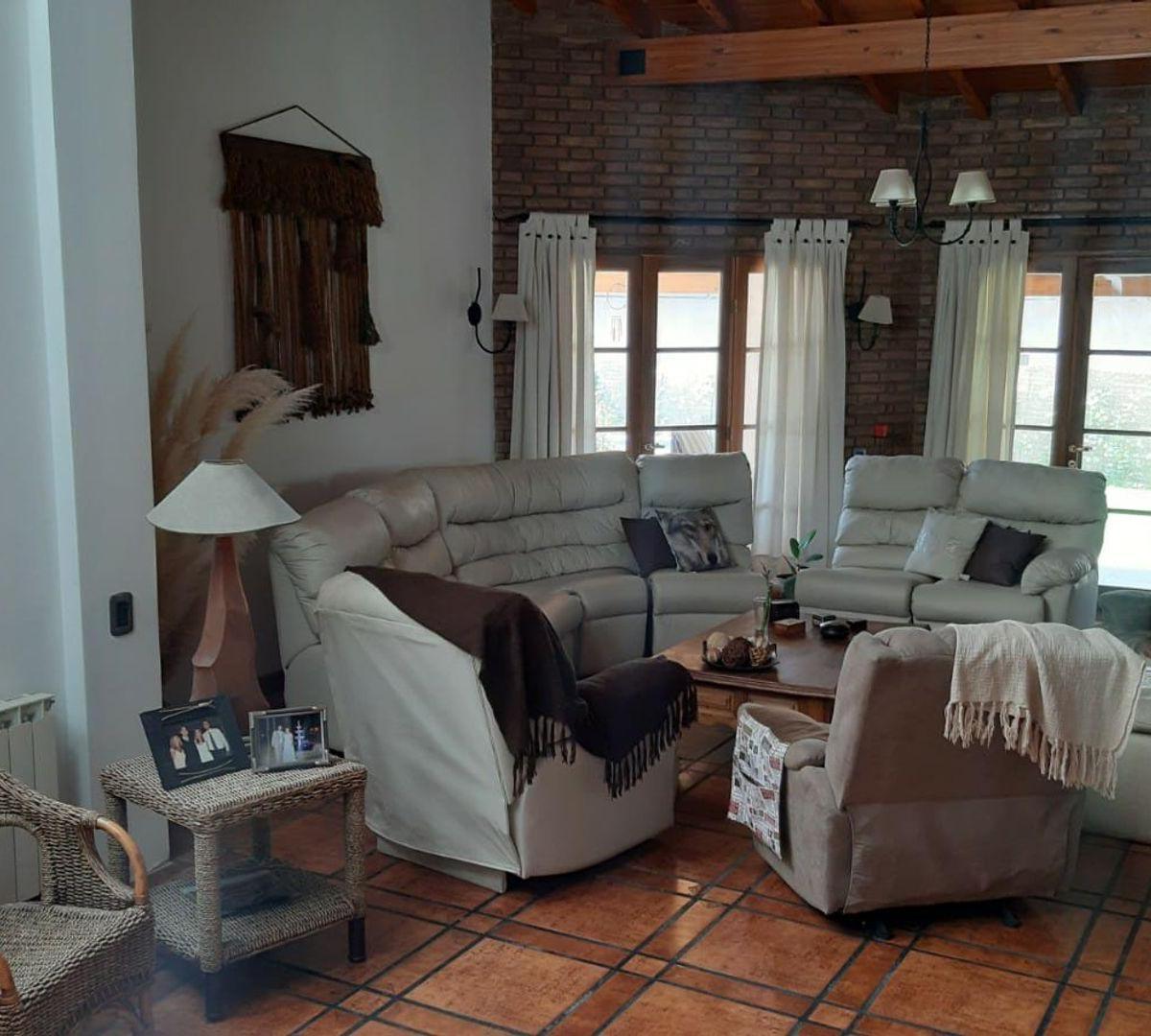 Venta Casa Dalvian Usd 4hab 4baños 3