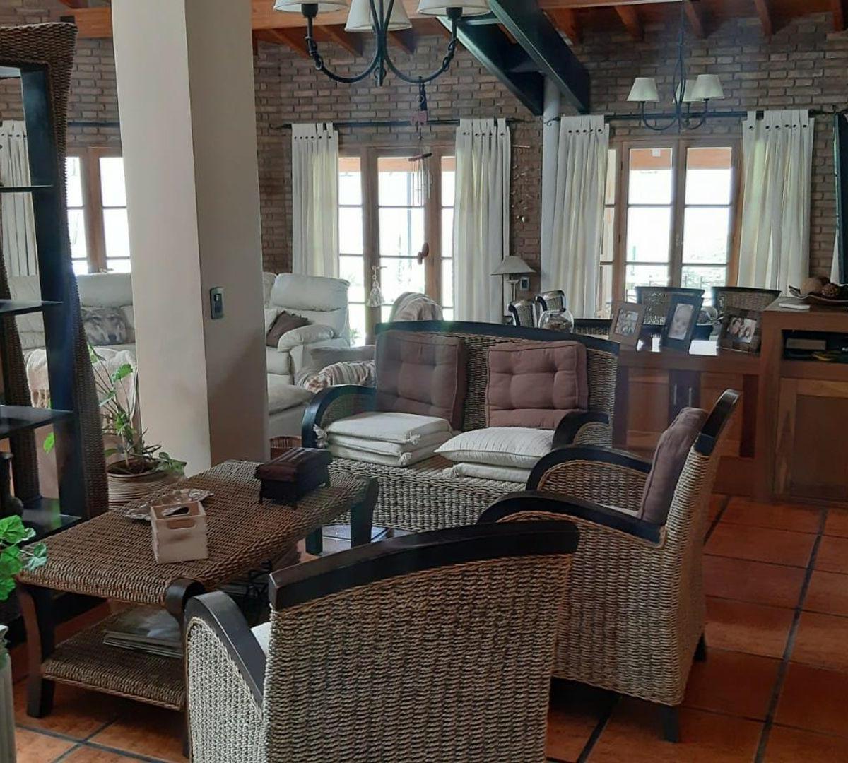 Venta Casa Dalvian Usd 4hab 4baños 1