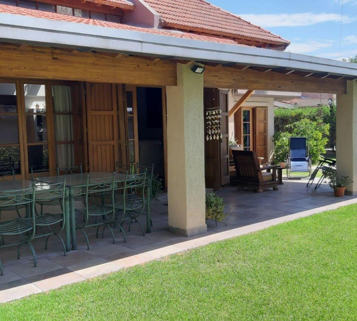 Venta Casa Dalvian Usd 4hab 4baños 3