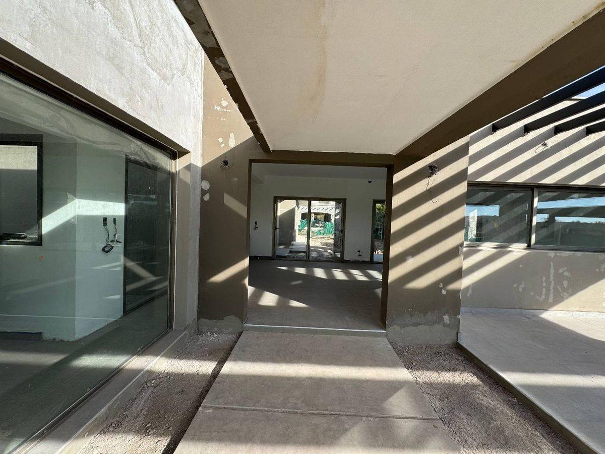 Casa en Venta Barrio Privado Estancia Bulnes 3