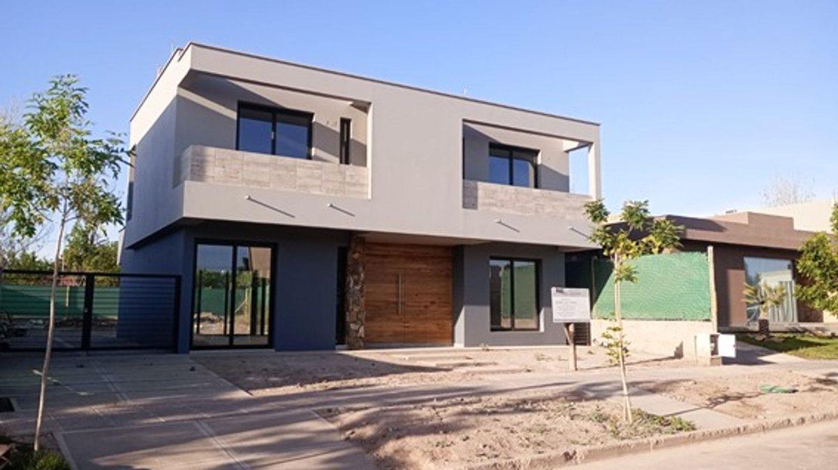 Casa 3 Dorm. 2 Baños Cochera Doble Cerrada 5