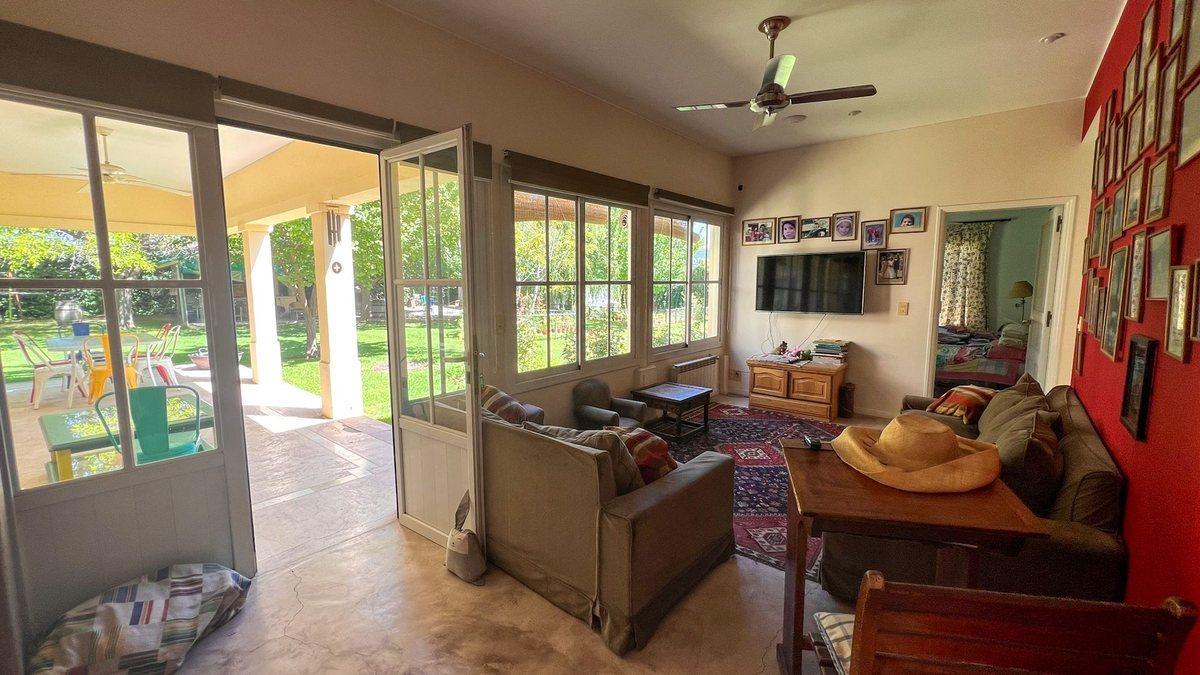 Casa de 6 Dorm. en Venta en Chacras de Coria 3