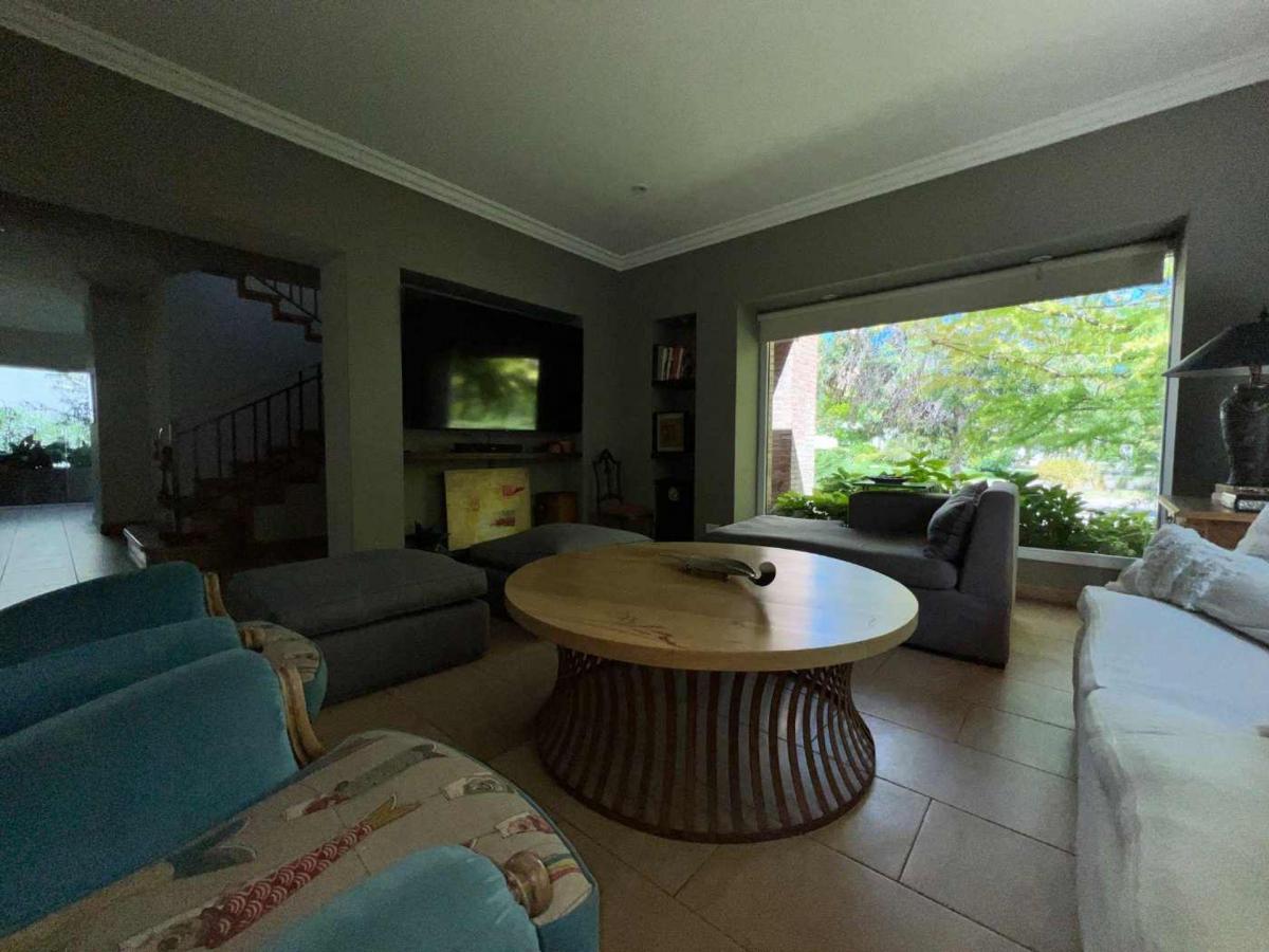 Casa a La Venta en Barrio Privado Pueyrredón 4