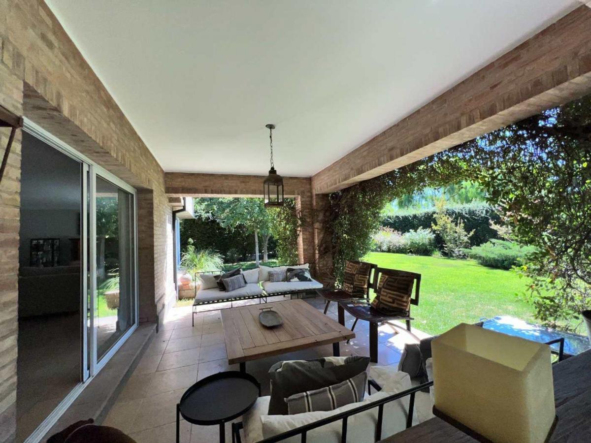 Casa a La Venta en Barrio Privado Pueyrredón 1