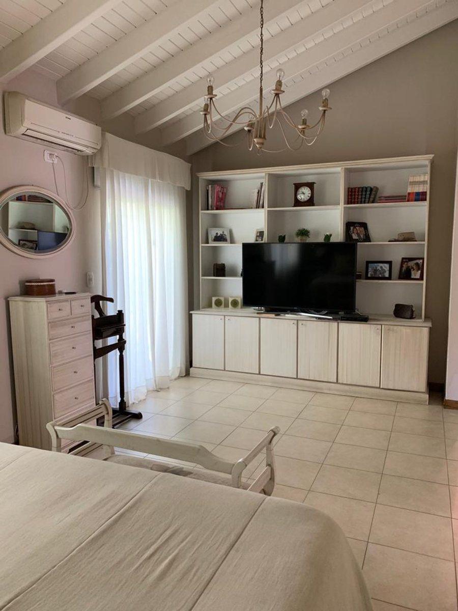 Casa a La Venta en Club de Campo Guaymallen 2