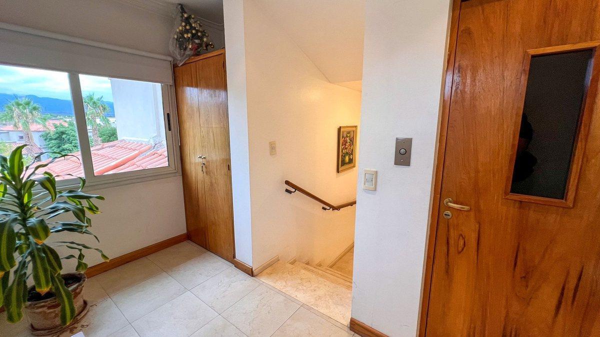Excelente Casa en Barrio Palmares Etapa III 3