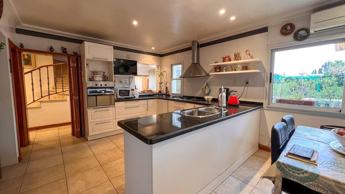 Excelente Casa en Barrio Palmares Etapa III 3