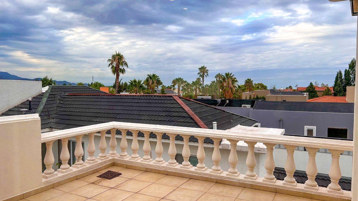 Excelente Casa en Barrio Palmares Etapa III 4