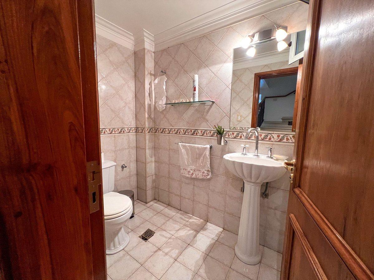 Excelente Casa en Barrio Palmares Etapa III 2