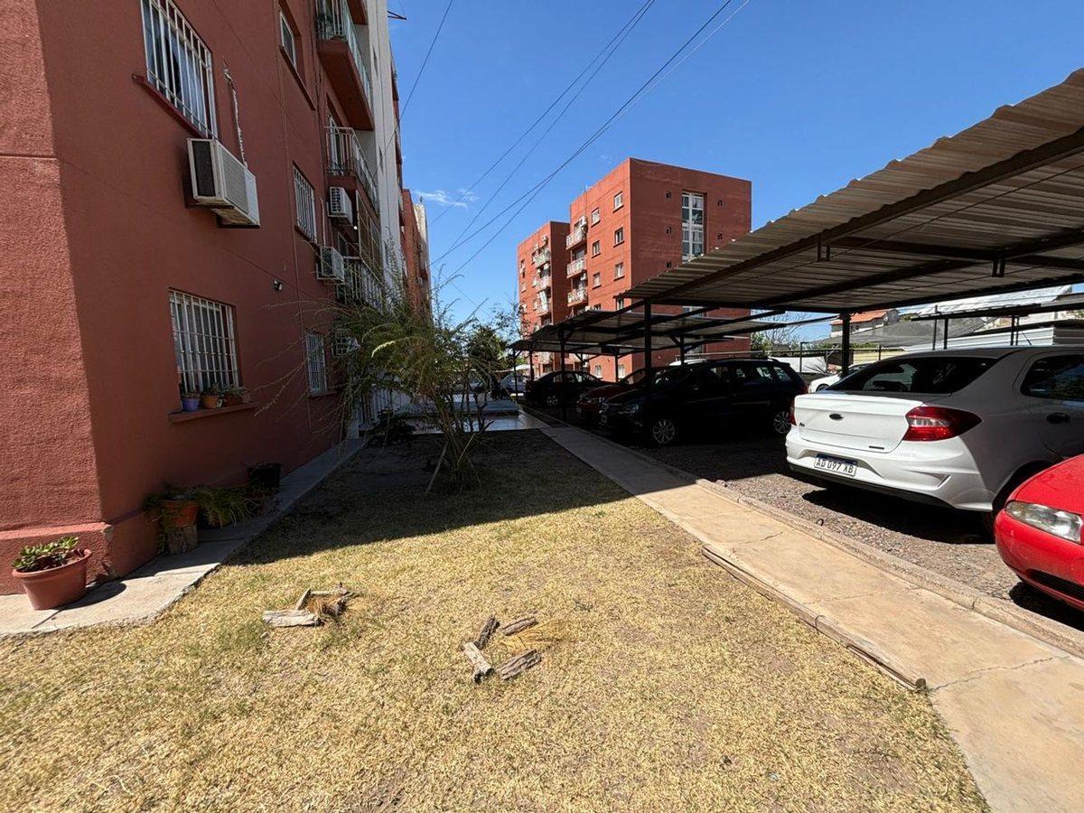 Departamento Planta Baja 2 Dorm Cochera Guaymallén 1