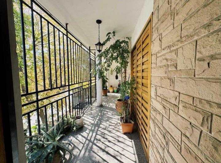 Venta Casa con Departamento Guaymallén 2