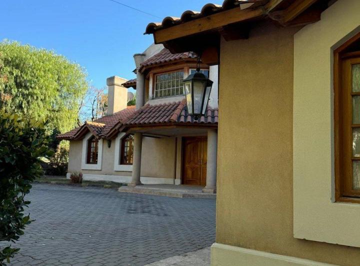 Casa en venta 12 ambientes Barrio Privado Dalvian 5