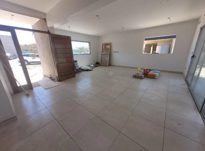 CASA 4 DORMITORIOS 3 BAÑOS B° LAR DE BOEDO CENTRAL 5