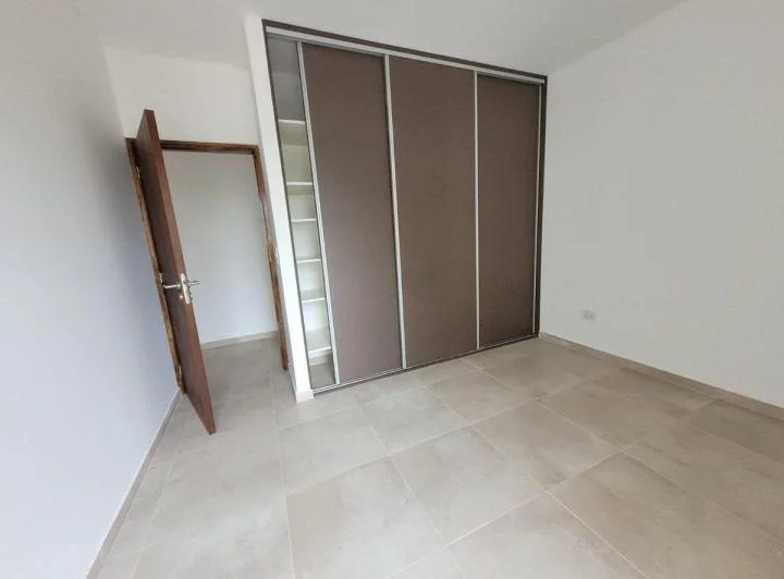 CASA 4 DORMITORIOS 3 BAÑOS B° LAR DE BOEDO CENTRAL 4