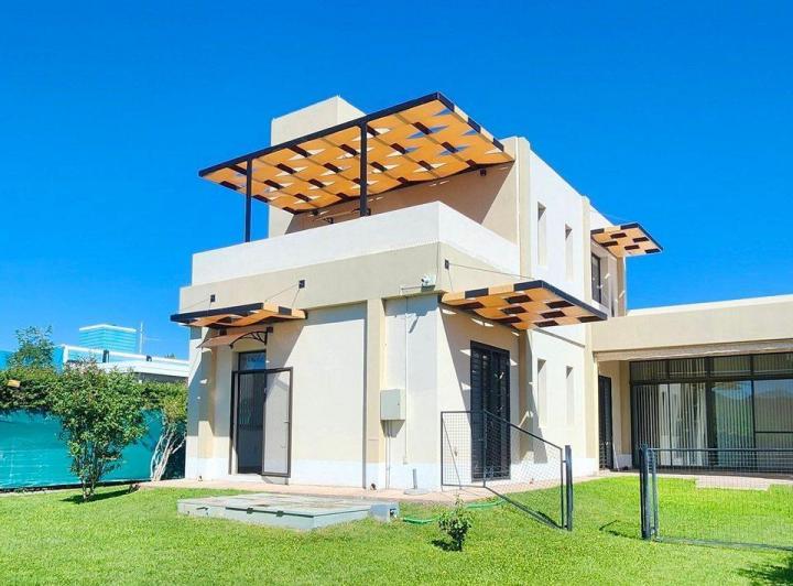 CASA EN VENTA - 5 AMBIENTES - LUJAN DE CUYO 3