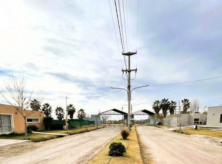 VENTA DE CASA EN CONSTRUCCION EN BARRIO PRIVADO 1