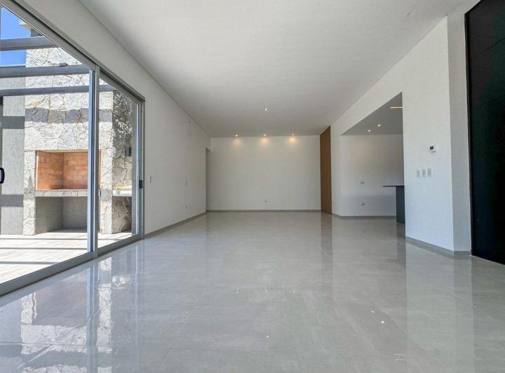 CASA A ESTRENAR B° LA QUEBRADA POSESIÓN INMEDIATA 3