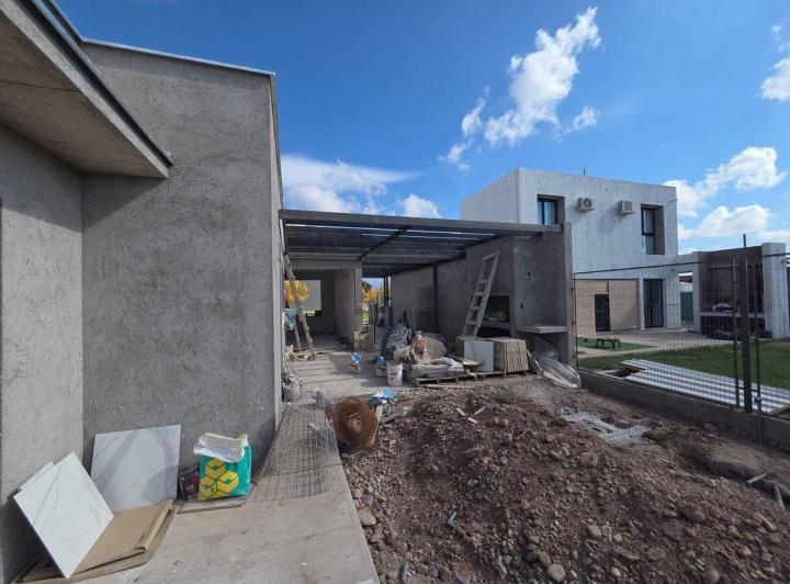 CASA 3 DORM B° LA LUISA ENTREGA 90 DÍAS 5