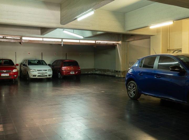 Piso a la venta frente plaza Independencia Ciudad 5