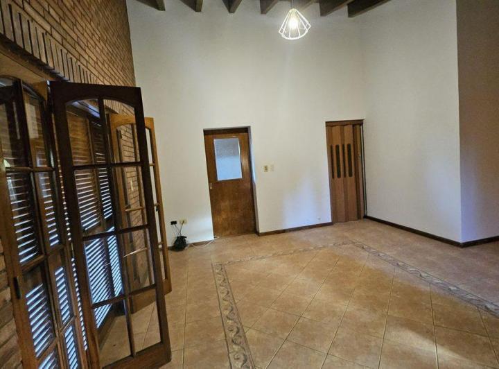 VENTA CASA TRES HABITACIONES  LA CAPILLA VISTALBA 2