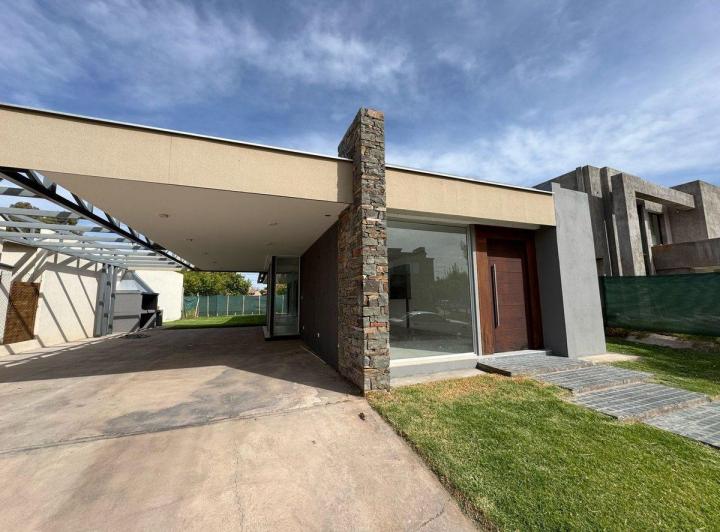 Casa de 3 habitaciones en Maipú - Barrio Privado 2