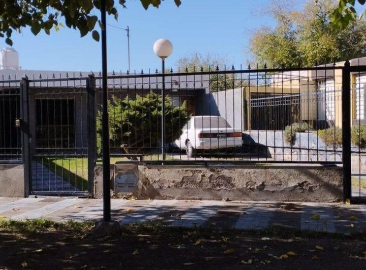 VENTA-CASA BARRIO UJEMVI-LAS HERAS 1