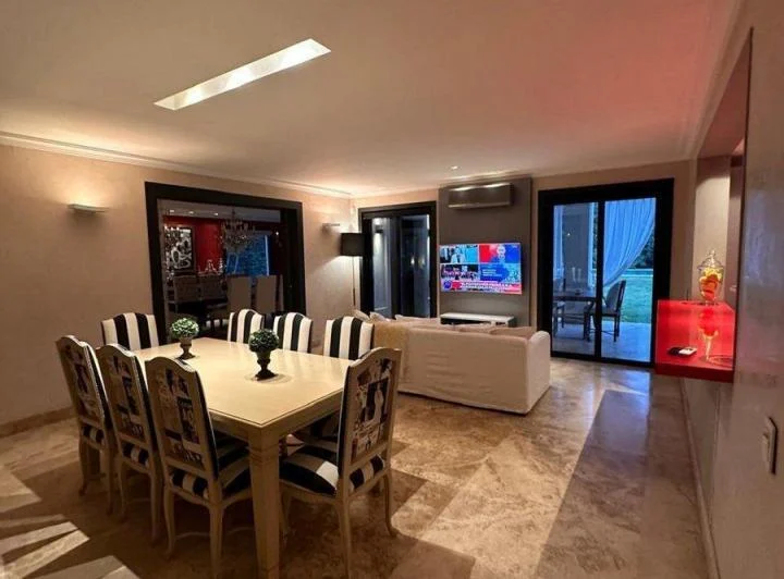 Espectacular casa en venta en Barrio Pueyrredón 5