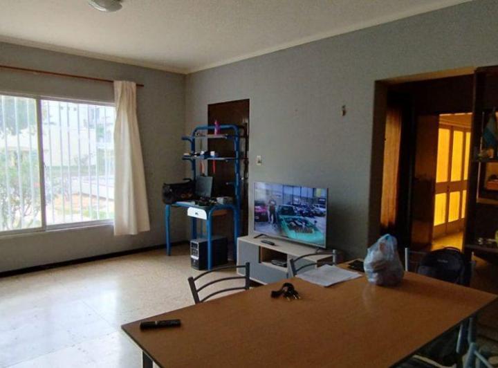 VENTA-CASA A RECICLAR EN GRAN TERRENO-DORREGO-MZA 4