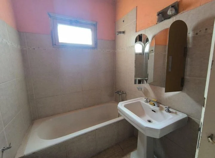 Casa Esquina A Reciclar 5ta Sección, Ciudad, Mza. 2