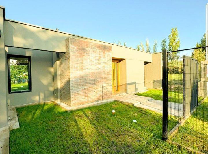 VENDO CASA A ESTRENAR CHACRAS -Apta crédito 2