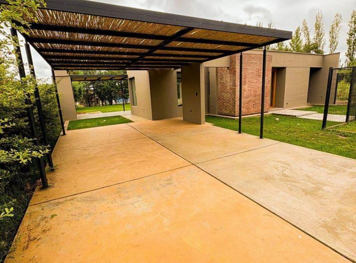 VENDO CASA A ESTRENAR CHACRAS -Apta crédito 3