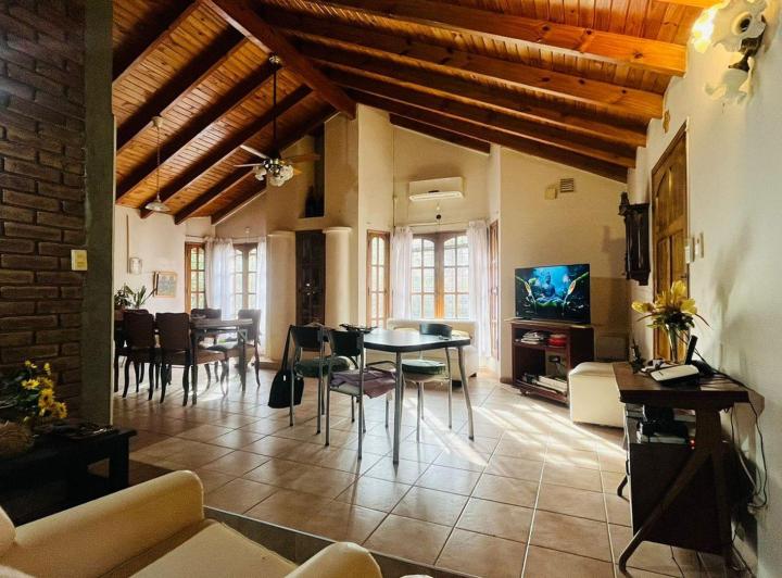 Casa en venta – Coquimbito, Maipú 4 habitaciones 2